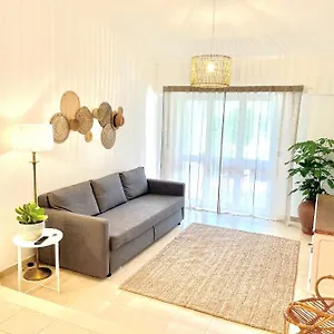 https://detailed-villa-in-vilamouras-heart.hotelaalgarve.com